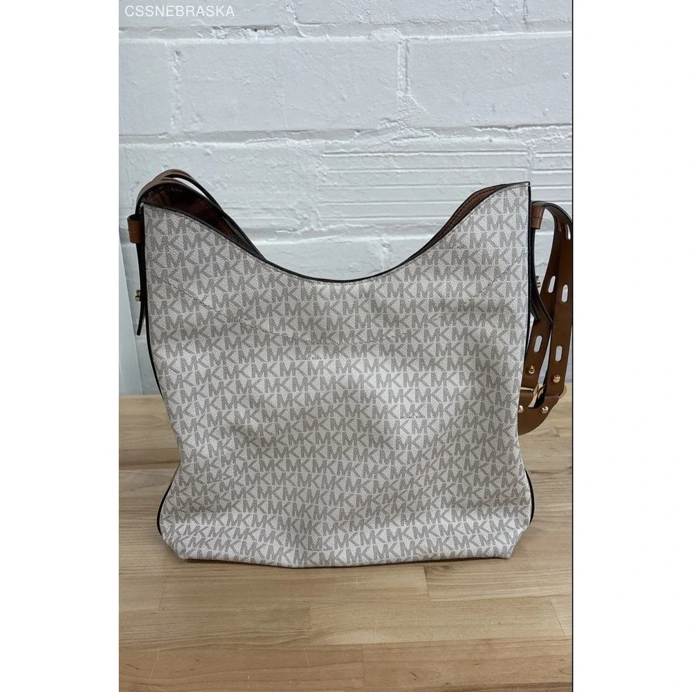 Michael Kors Vanilla/Acorn Bowery Hobo Large‎ Shoulder Bag - Size M